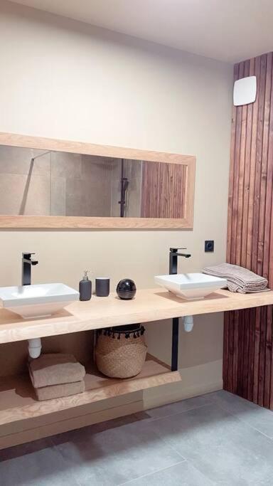 Superbe Appartement Avec Jacuzzi Et Jardin Prive Marlhes Dış mekan fotoğraf